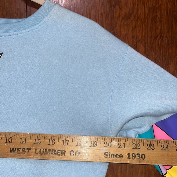 Light Blue Flying Crewneck Sweatshirt with Geometric Detailing Women size Medium - Picture 6 of 7
